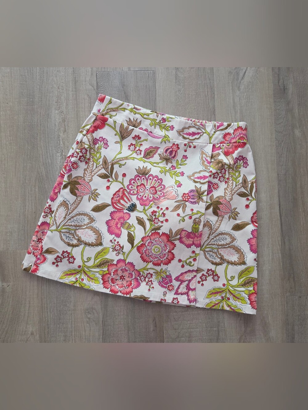 Spartina 449 Skort Pink Green Red Floral Size Small NWOT (E10)